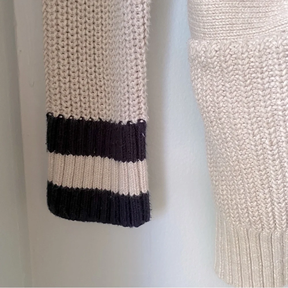 Abercrombie and Fitch collegiate knit cardigan - Picture 3 of 5